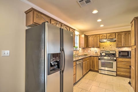 Kitchen | Dishware & Flatware | Coffee Maker & Grinder | Blender | Toaster