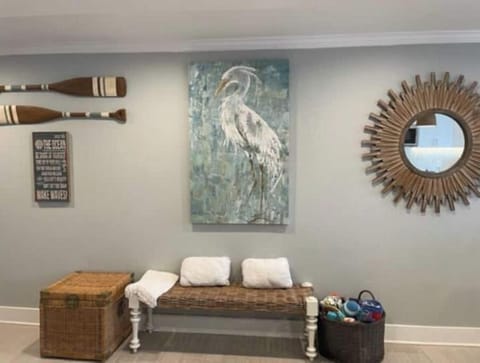 Kitchen..this is the wall across from the kitchen table.