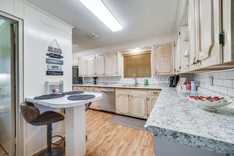 Kitchen | Dishwasher | Keurig Coffee Maker | Toaster | Washer & Dryer