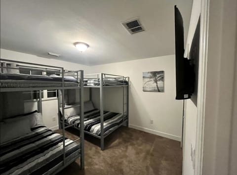 4 bedrooms, in-room safe, WiFi