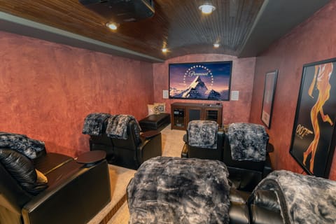 3.2-bearpaw-manor-movie-theater