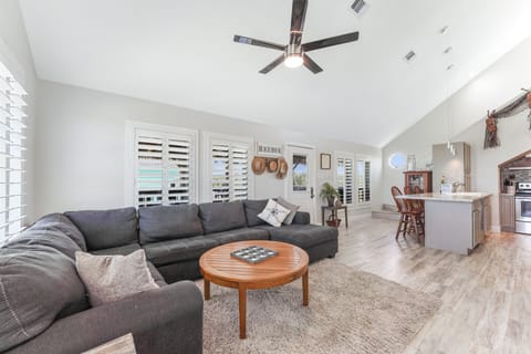 Livingroom and kitchen dinning.