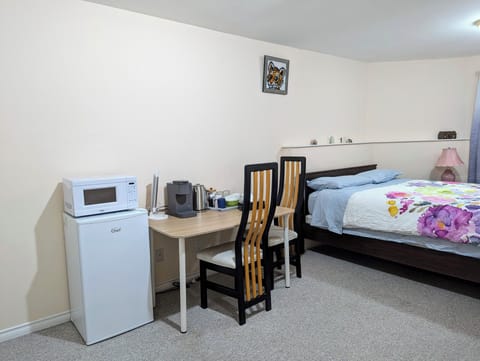 1 bedroom, in-room safe, iron/ironing board, free WiFi