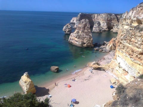 Beach nearby, sun loungers, beach towels