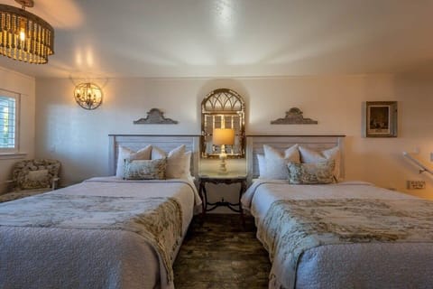 Charming Coastal Decorations