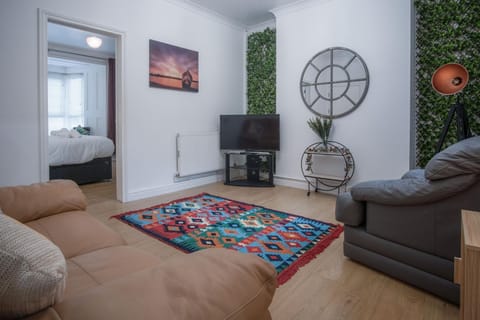 Langland Road - 1 Bedroom Apartment - Mumbles (2425)