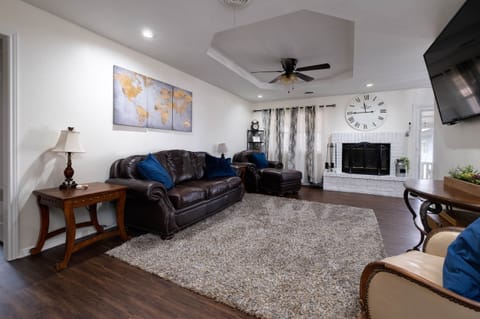 Living Room with fireplace