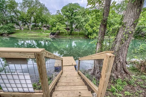 New Steps and floating dock added May of 2024!