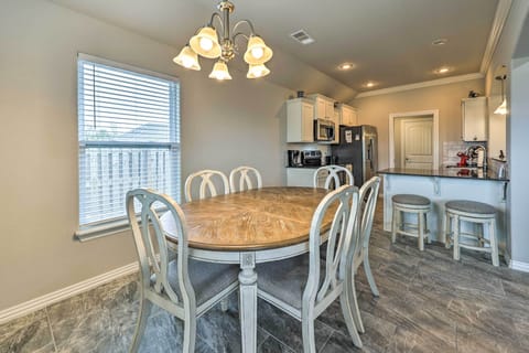 Dining Area | Full Kitchen | Cooking Basics