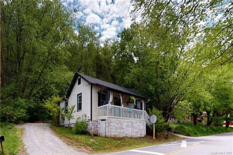 Front of house and driveway