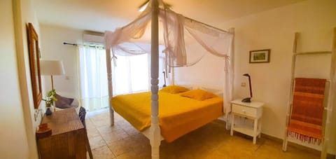 4 bedrooms, in-room safe, iron/ironing board, travel crib