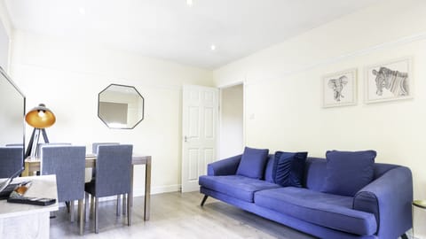 Living Room / Lounge