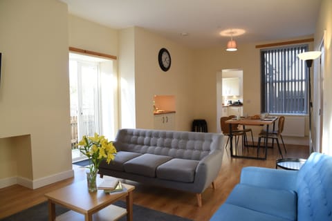 Living Room / Lounge