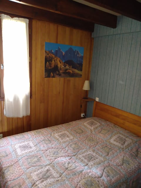 2 bedrooms, travel crib, free WiFi, wheelchair access