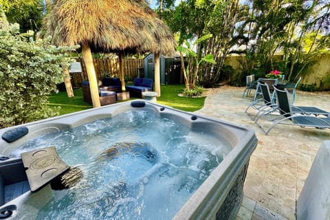 Outdoor spa tub