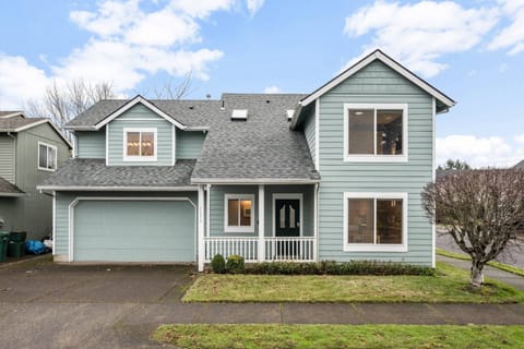 Welcome to Seiben Creek Retreat! Please enjoy this one of a kind rental between Portland and the great outdoors!