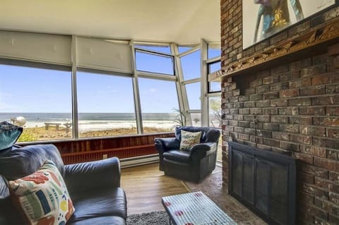 Living Room at Arch Capella - Please note this fireplace is non-operational
