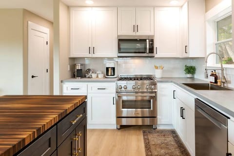 Fully equipped kitchen