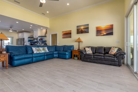 Beach Happy Dauphin Island Vacation Home