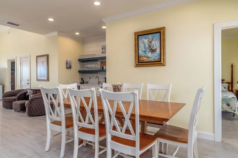 Dining Room Table Beach Happy