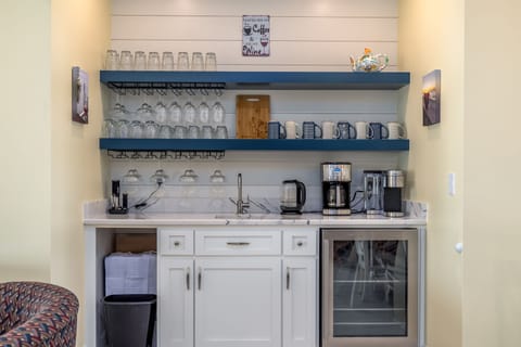 Wet Bar Coffee Bar Beach Happy