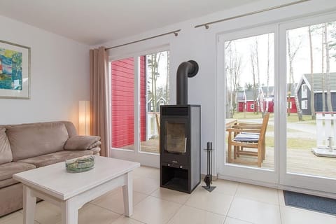 TV, fireplace, books, stereo