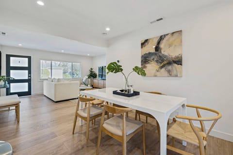 Great open floor plan with fabulous dining and living room combo space.