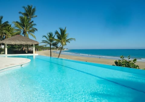 Outdoor pool, an infinity pool