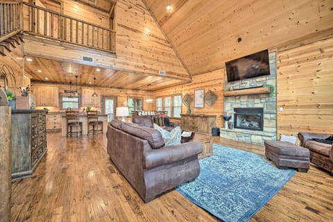 Broken Bow Vacation Rental | 4BR | 3.5BA | Stairs Required | 2,326 Sq Ft