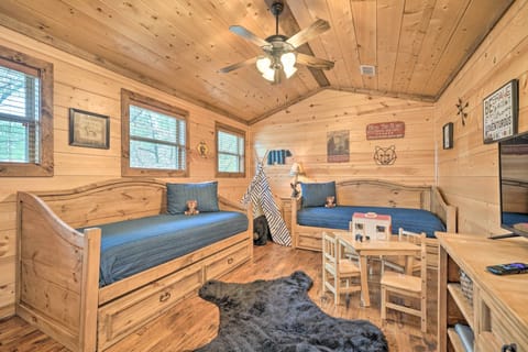 Bedroom 4 | 2 Daybeds w/ Twin Trundles | 2nd Floor