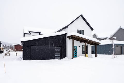 9a7986e5 8c37 4cfa b353 b157d2d31a98