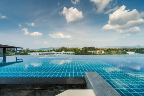 An infinity pool, a rooftop pool