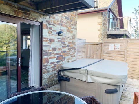 Private Hot Tub on the terrace