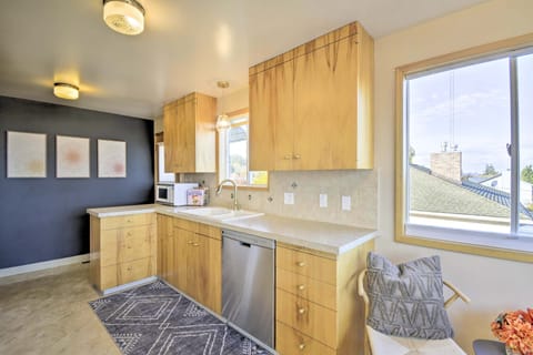 Kitchen | Cooking Basics & Spices | Toaster | Blender | Coffee Maker | Crockpot