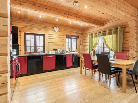 Kitchen/diner | Ty Ceirios - Dwr Y Felin Log Cabins, Carno