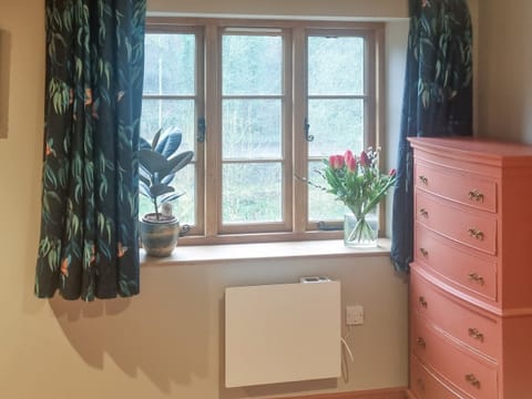 Double bedroom | Fossil Cottage, Shepton Mallet