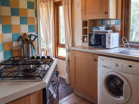 Kitchen | Teasel Lodge - Lunga Estate Lodges, Craobh Haven