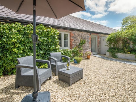 Outdoor area | Honeysuckle Cottage, Valast Hill, near Stackpole