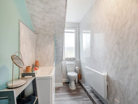 Bathroom | Millport Bay View, Isle Of Cumbrae