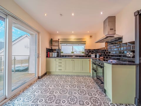 Well-equipped kitchen | 8 Military Drive - Military Drive, Portpatrick, near Stranraer