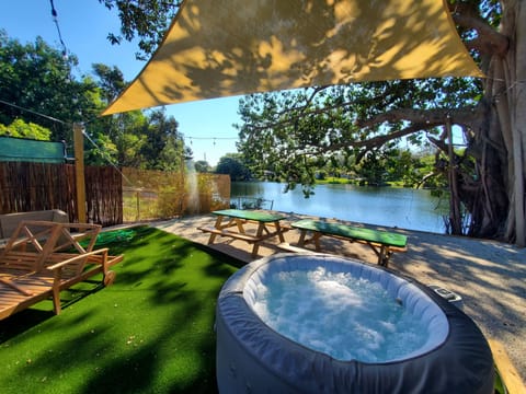 Outdoor spa tub