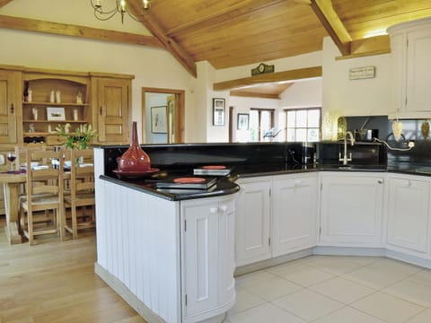 Kitchen/diner | Ty Cerrig Farmhouse, St Clears, nr. Laugharne