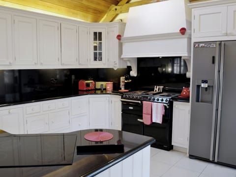 Kitchen/diner | Ty Cerrig Farmhouse, St Clears, nr. Laugharne