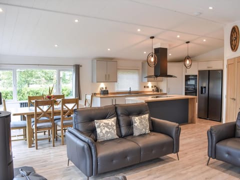 Open plan living space | The Woodland - Oaklands Country Park, Great Strickland
