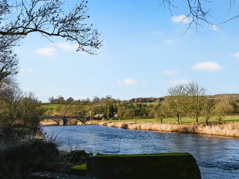 Oakworth Cottage is a cosy holiday home ideally situated with countryside views for miles around. Cottage in Keighley