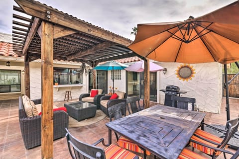 Private Courtyard | Gas Grill