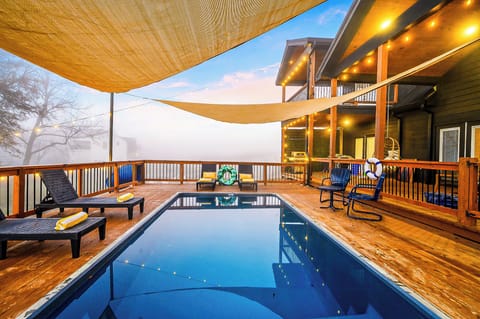 Pool can be heated to 85 degrees in the cooler season!