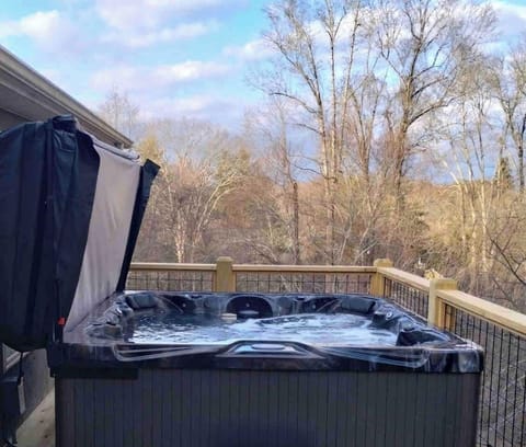 Hot tub seats 8 comfortably