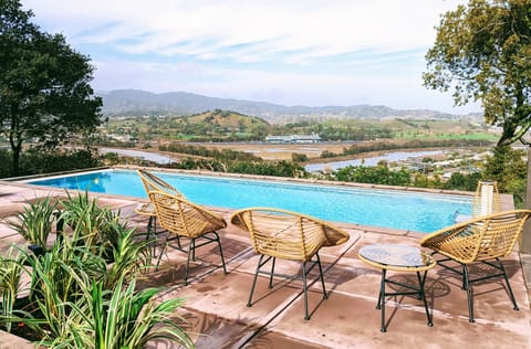 *NEW* pool outside of suite for your use after Feb 1 2023, details in listing!