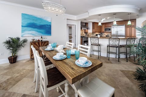 Dining Area - Spacious open area between dinning area and bar area.